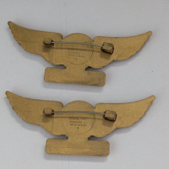 Vintage Lot (2) STOFFEL SEALS Kiwi International Wings Aviation Kids Pin - Picture 4 of 4